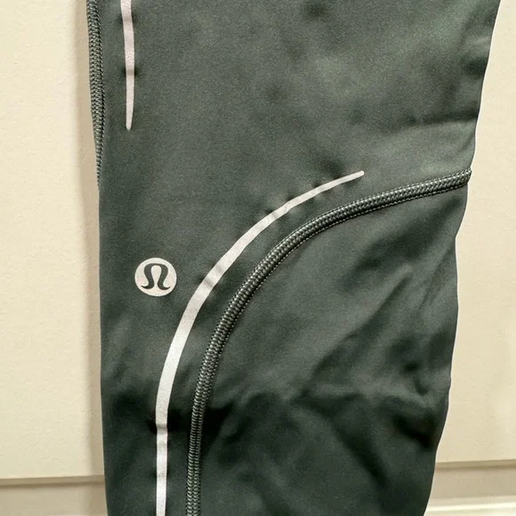Lululemon Base Pace HR Reflective Tight 25” - Picture 6 of 6